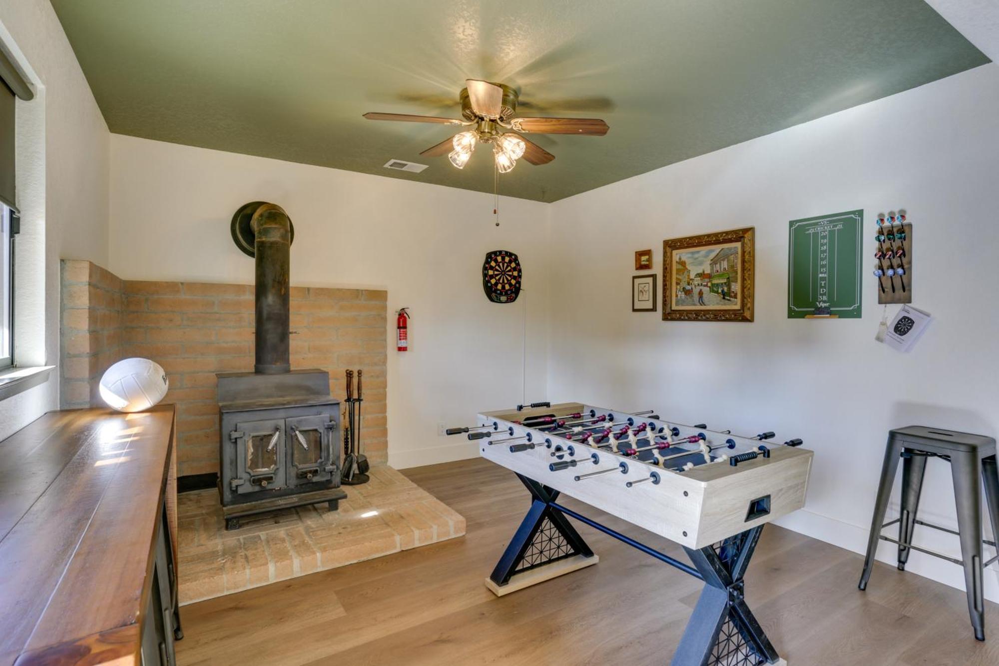 Pet-Friendly Escape With Game Room And Fire Pit! North Fork Exterior photo